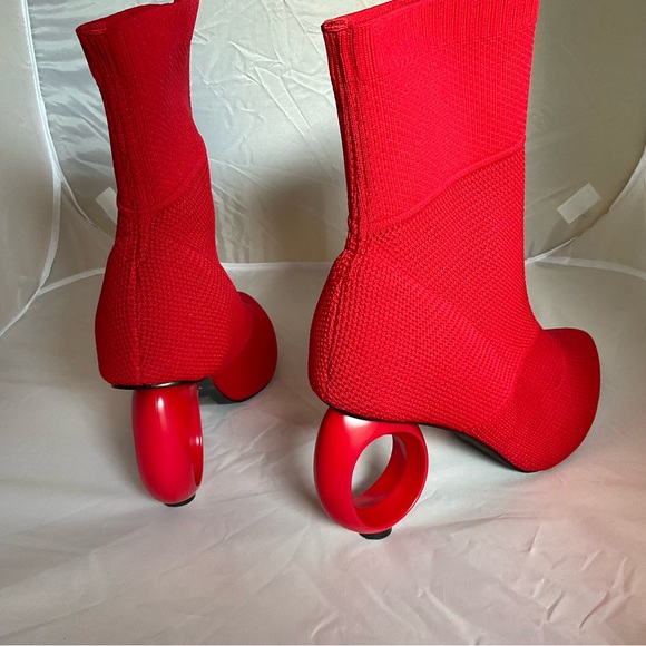 Red Sculptural Heel Sock Boot Circular Heel Statement Ankle Boot 11 NWT Beyoncé - Picture 15 of 16